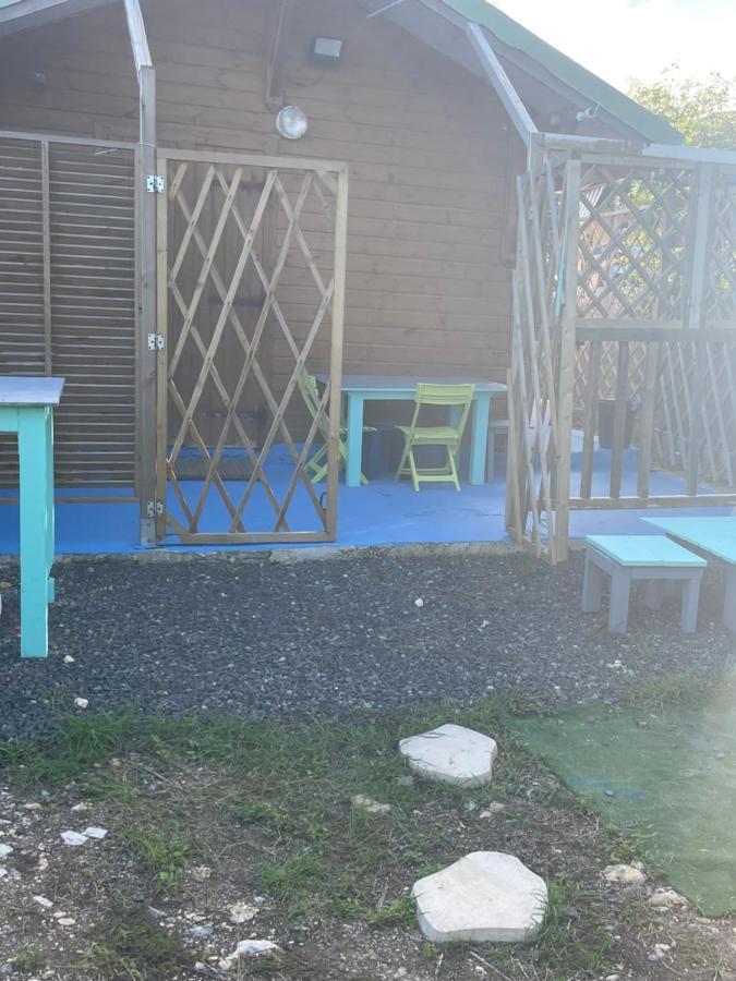 2 Bungalows Au Bord De La Plage De Montal A Moule Loues Individuellement Ou Ensemble Le Moule Bagian luar foto