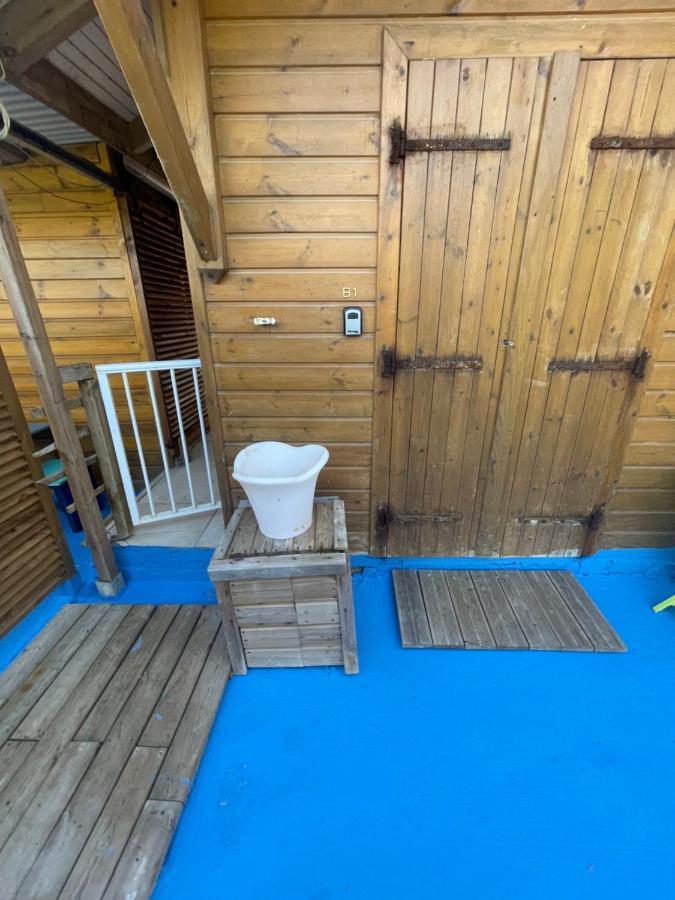 2 Bungalows Au Bord De La Plage De Montal A Moule Loues Individuellement Ou Ensemble Le Moule Bagian luar foto