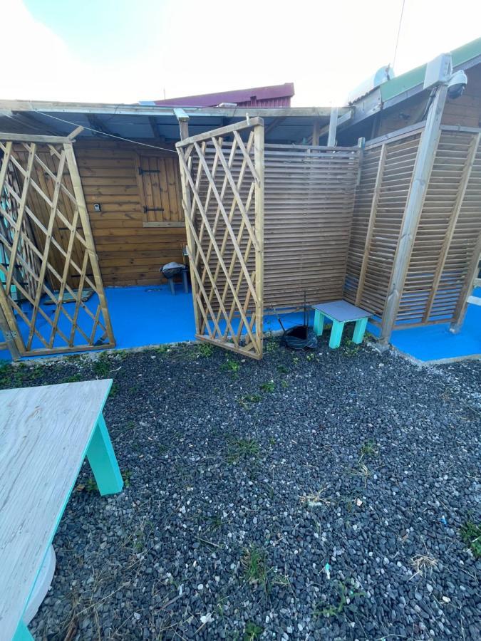 2 Bungalows Au Bord De La Plage De Montal A Moule Loues Individuellement Ou Ensemble Le Moule Bagian luar foto